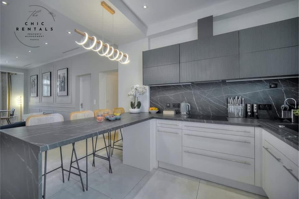 Grace - Luxurious 4beds-4baths next to Palais Apartment in Cannes