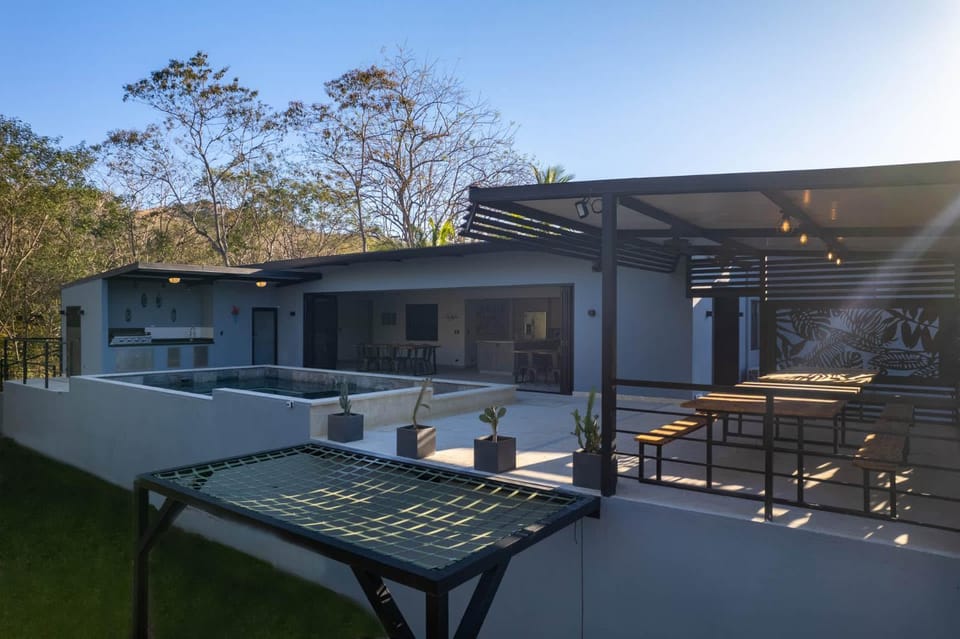 Property building, Patio, Day, BBQ facilities, View (from property/room), Balcony/Terrace, Dining area