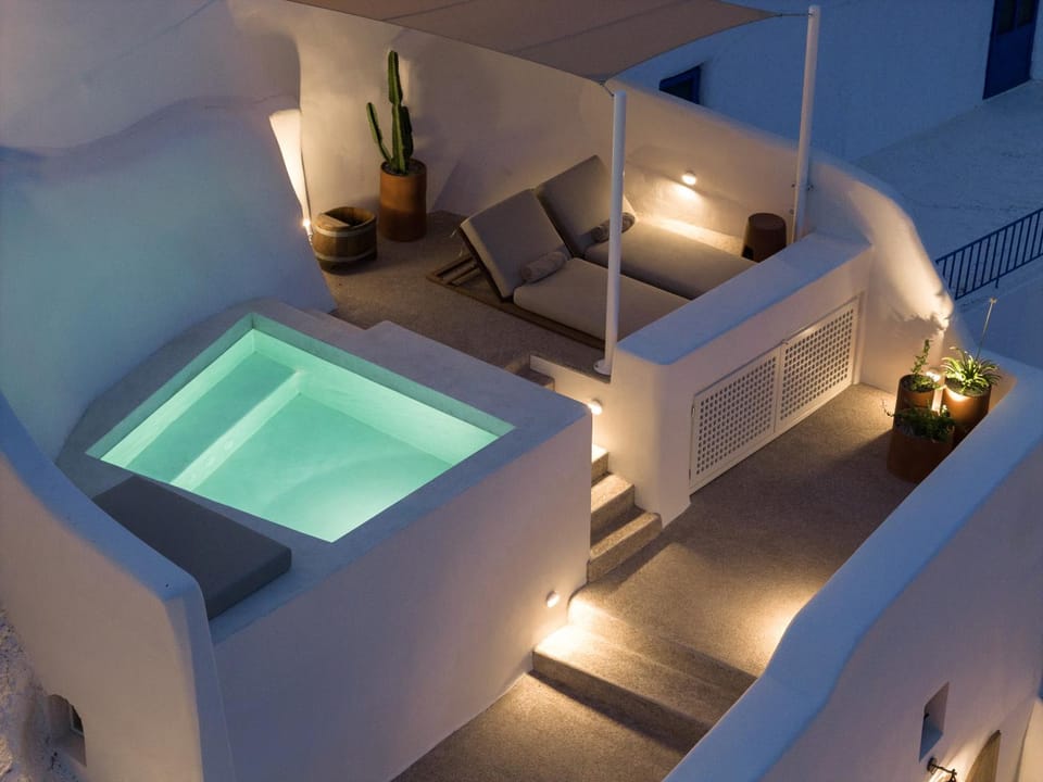 Night, Hot Tub