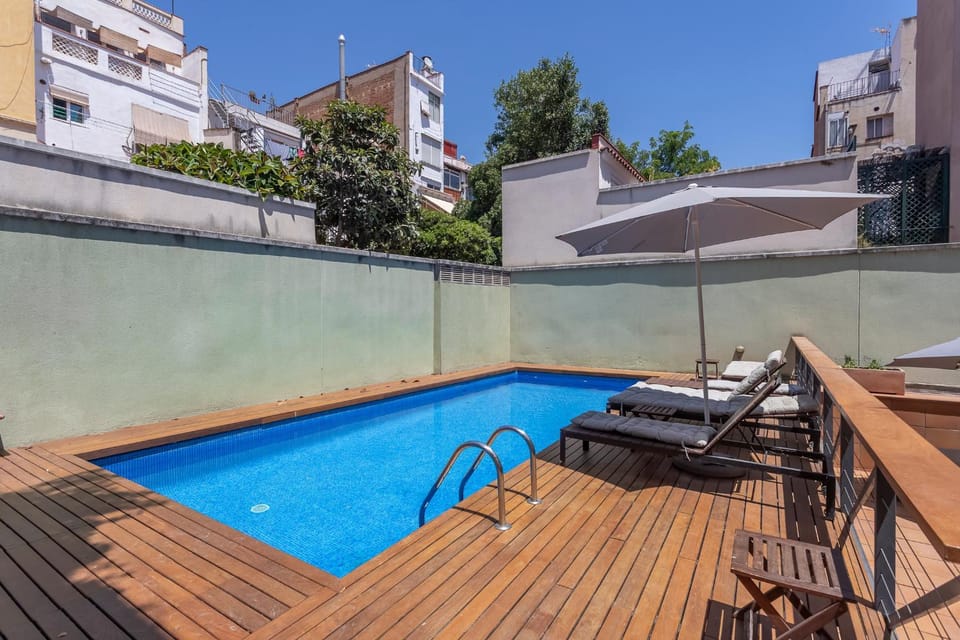 Swimming pool