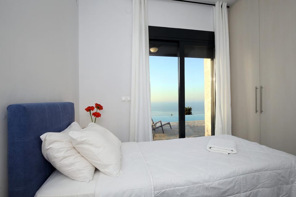 Bed, View (from property/room), Bedroom, Pool view, Sea view