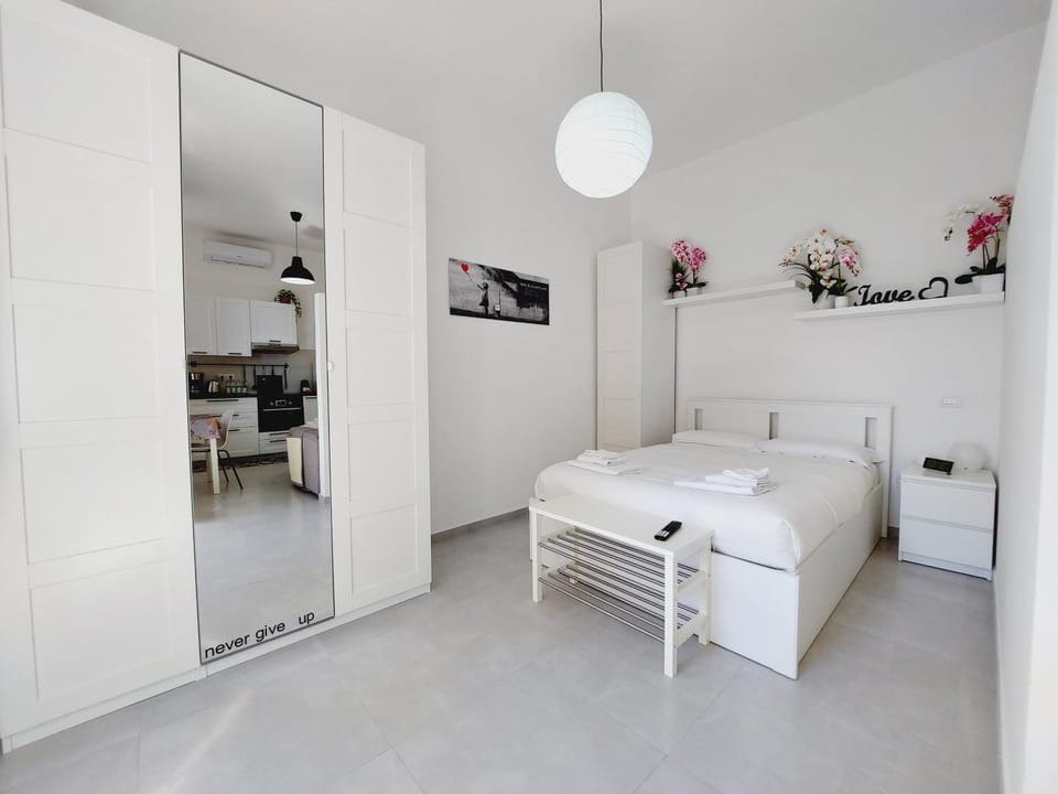 Bed, Photo of the whole room, Bedroom, wardrobe