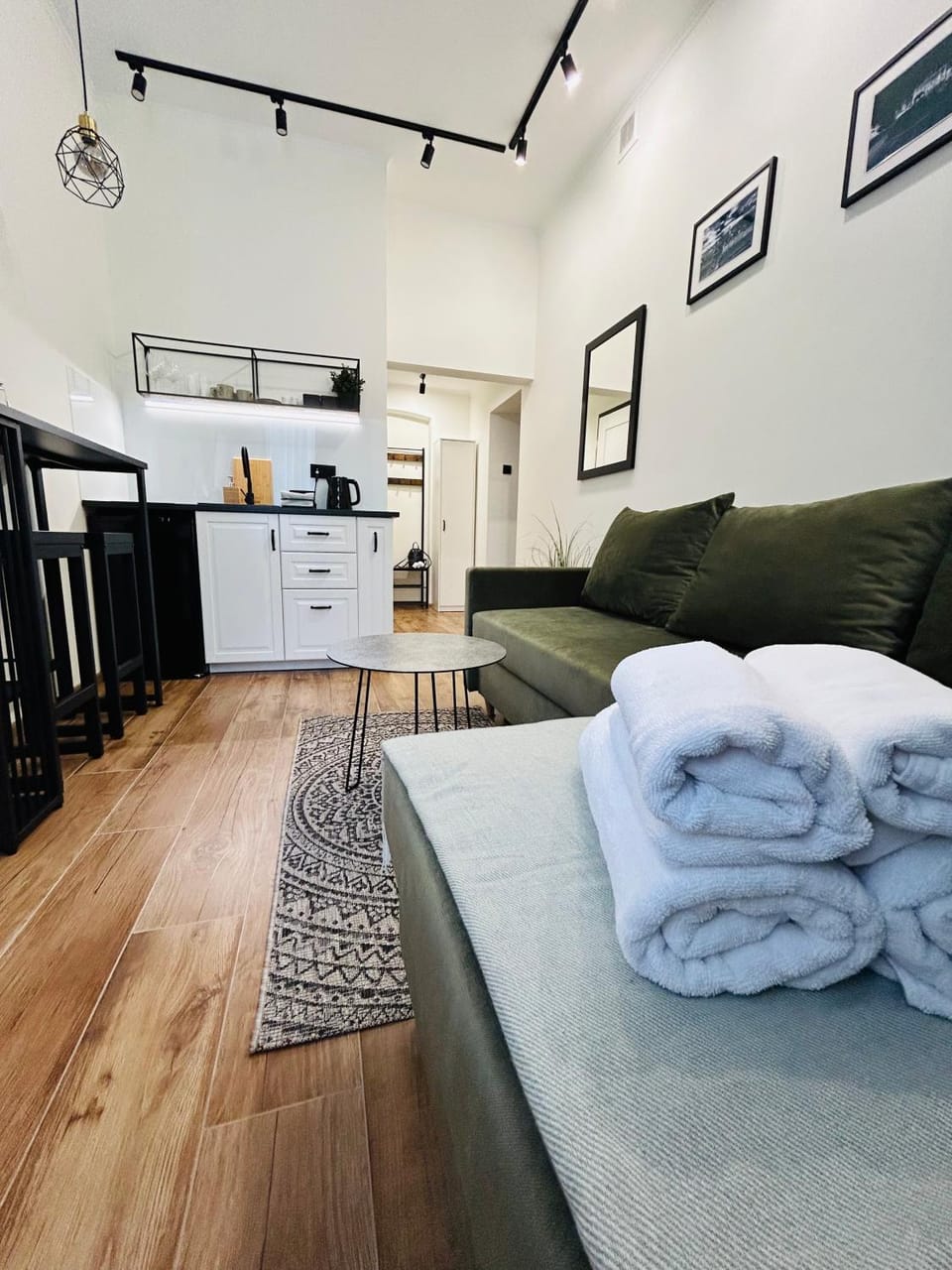 Bed, Kitchen or kitchenette, Living room, Photo of the whole room, Seating area, Bedroom, towels