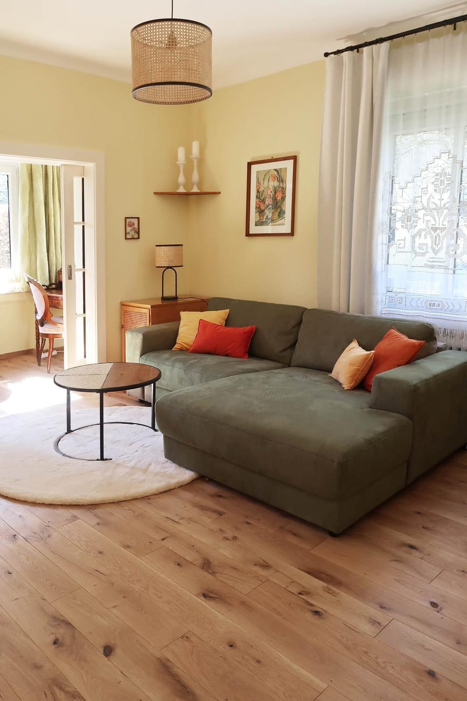 Living room, Seating area