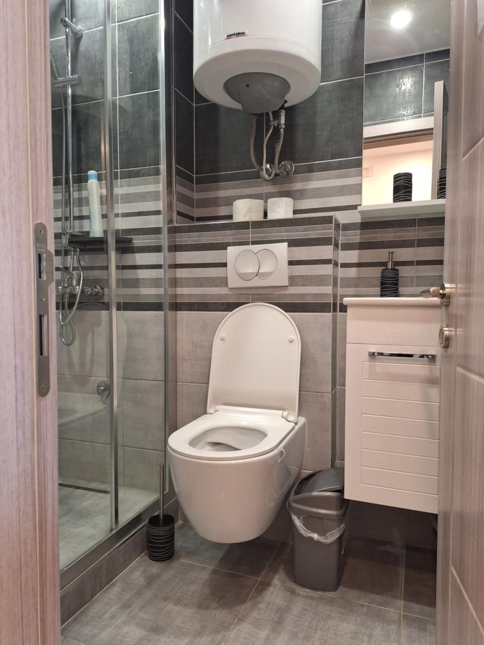 Shower, Toilet, Bathroom