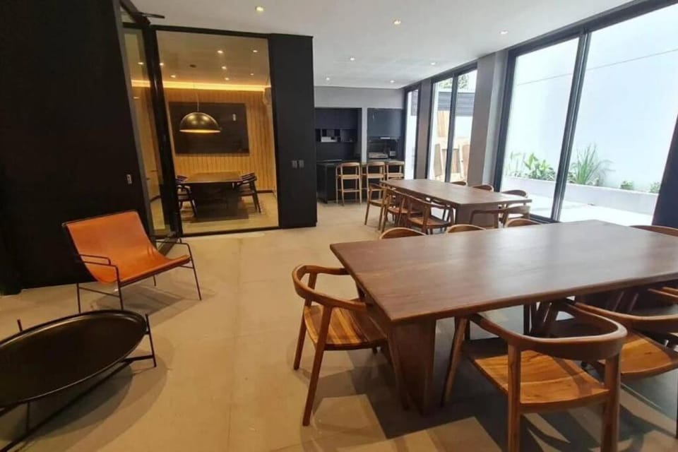 BBQ facilities, Living room