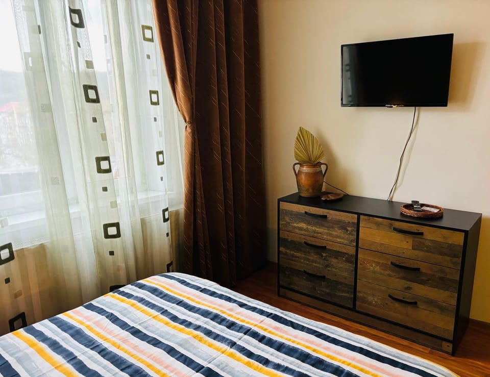 Communal lounge/ TV room, Bed