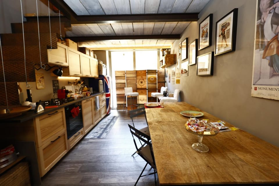 Kitchen or kitchenette, Living room, Dining area, minibar, pet friendly, stove