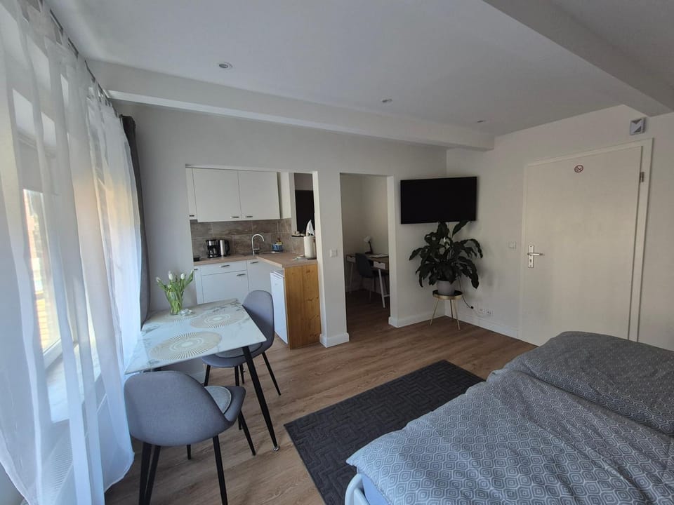 TV and multimedia, Dining area, Bedroom