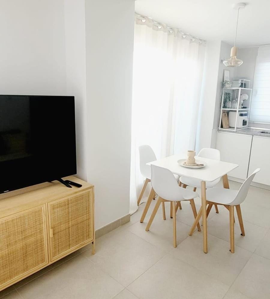 TV and multimedia, Living room, Dining area