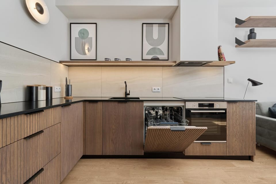 Coffee/tea facilities, Kitchen or kitchenette, Breakfast, Lunch, Lunch, Dinner, Dinner, dishwasher, stove