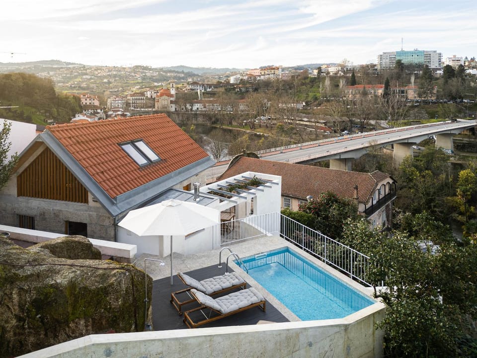 Property building, Day, Natural landscape, Bird's eye view, City view, Pool view, Swimming pool