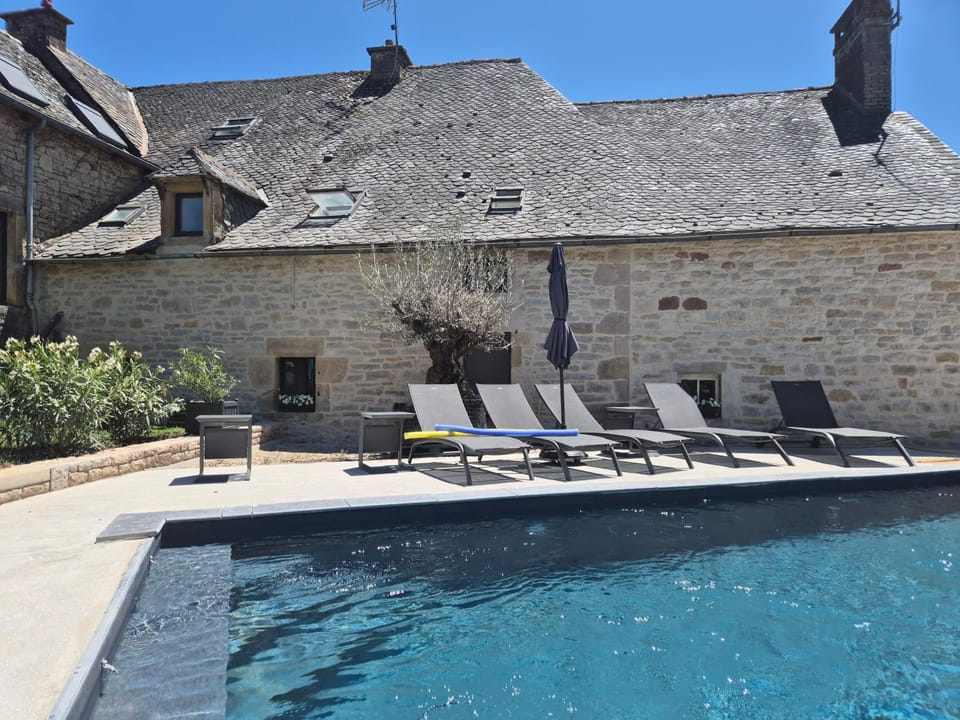 Pool view, Swimming pool, sunbed