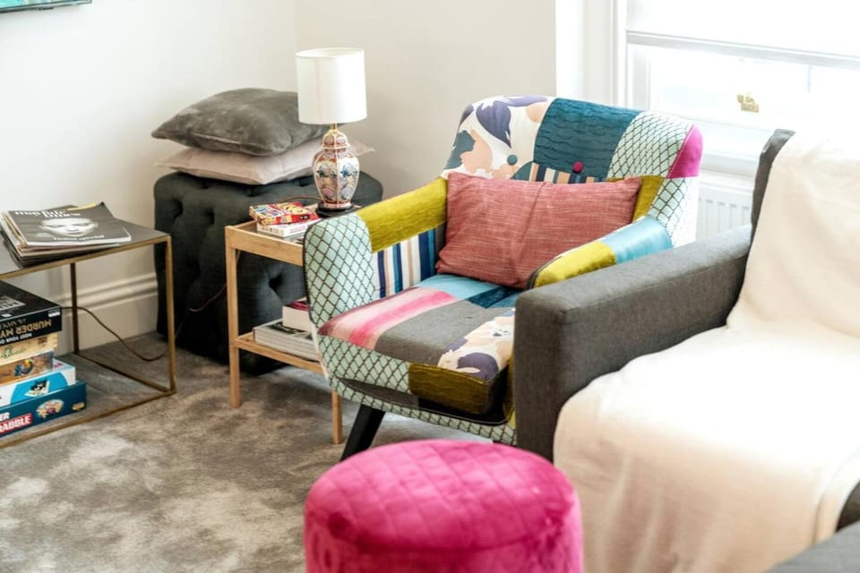 Niru Experience Royal Deluxe 4BD 2BA Apt Apartment in City of Westminster