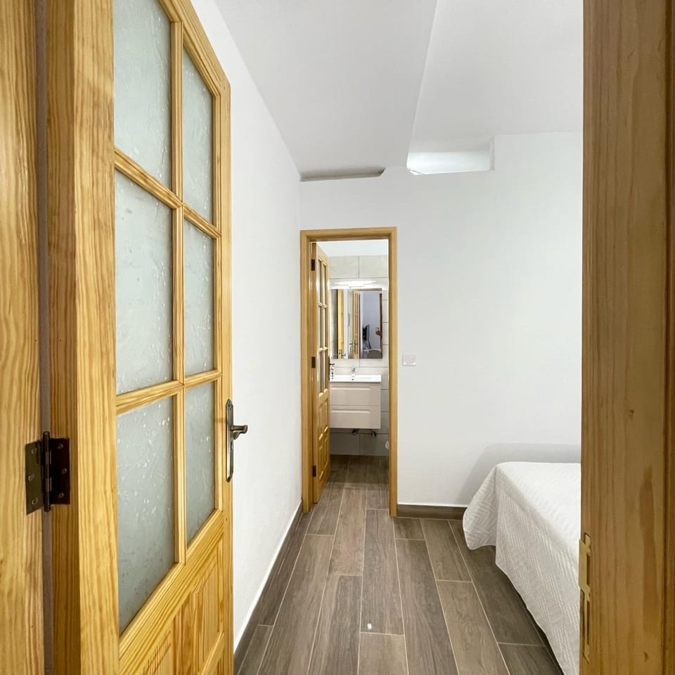 Bed, Bathroom, Photo of the whole room, Bedroom