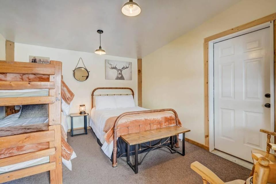 Cabin in Colorado National Forest at MLazyC ranch! Cabin in Park County