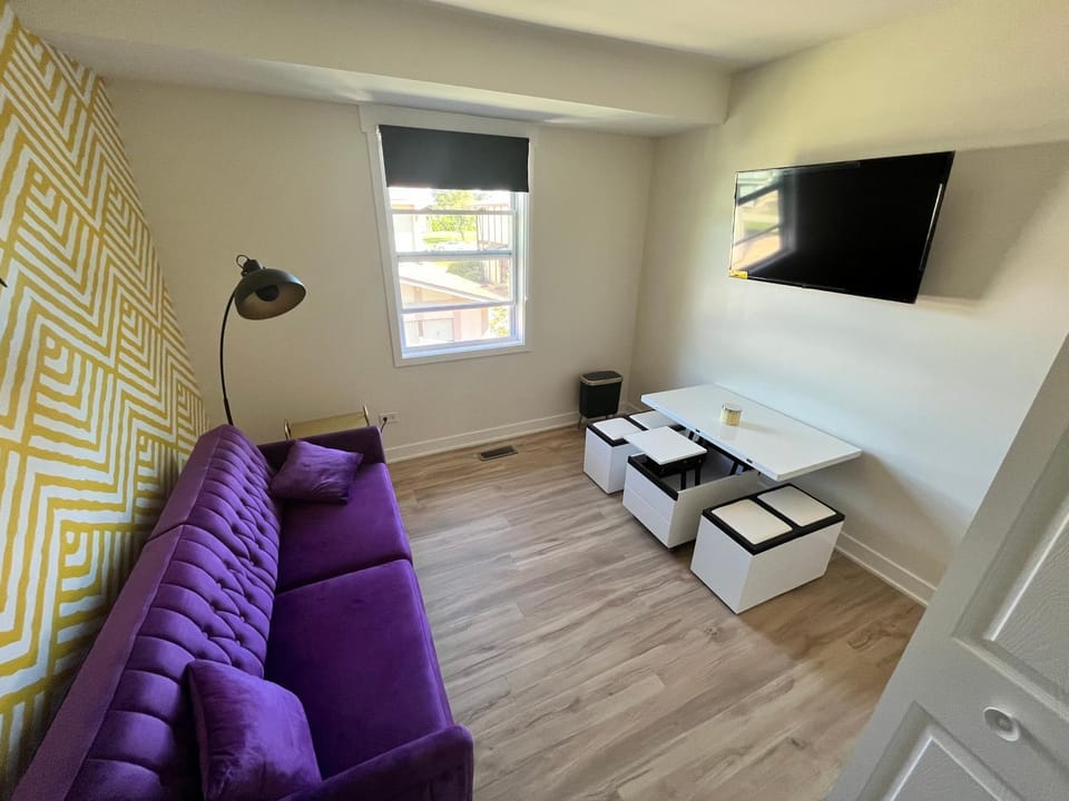 Communal lounge/ TV room, Seating area, Evening entertainment