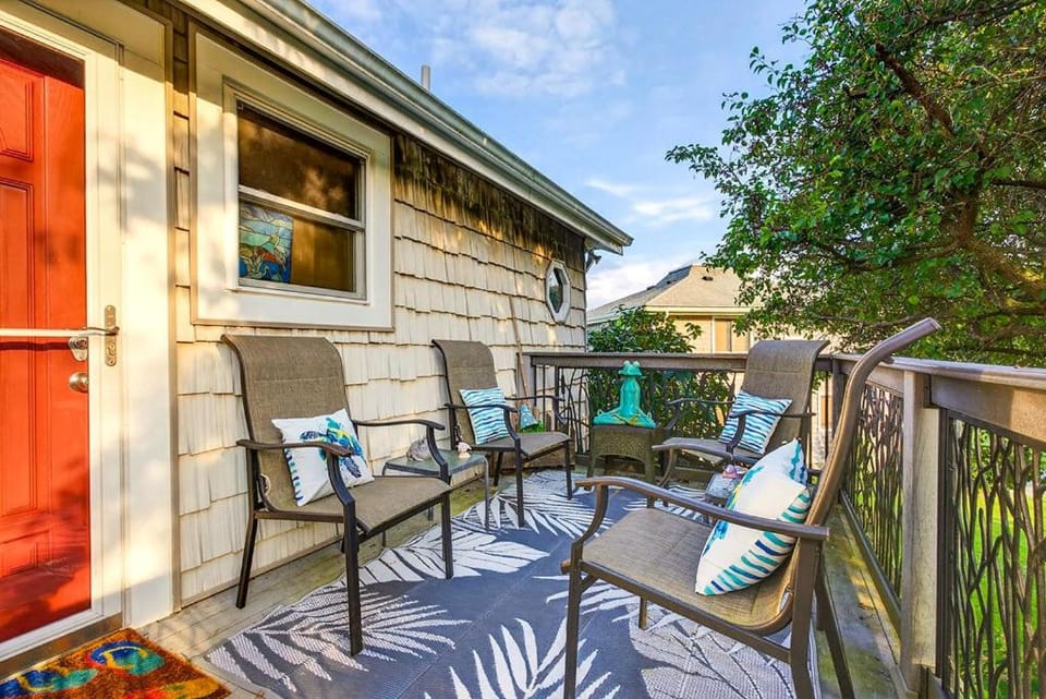 Magical Bayfrnt Home, Pier, Beach, Fossils, trails House in Maryland