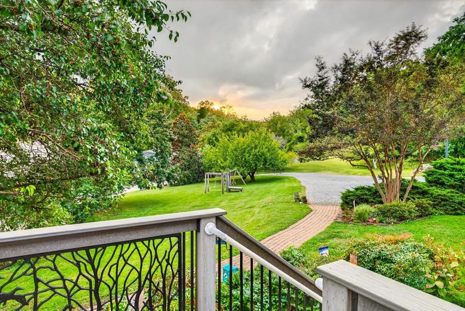 Magical Bayfrnt Home, Pier, Beach, Fossils, trails House in Maryland
