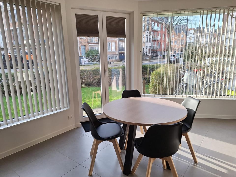 Dining area, Garden view