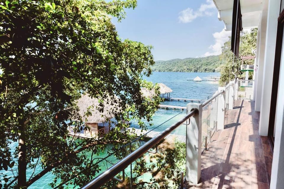 El Remate Panoramic View House 3 Levels Peten House in Guatemala