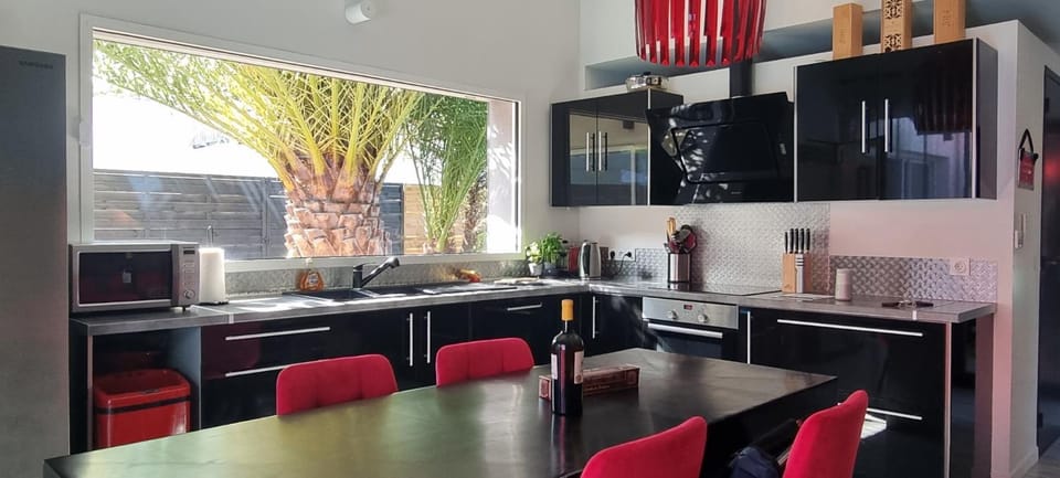 Garden view, kitchen