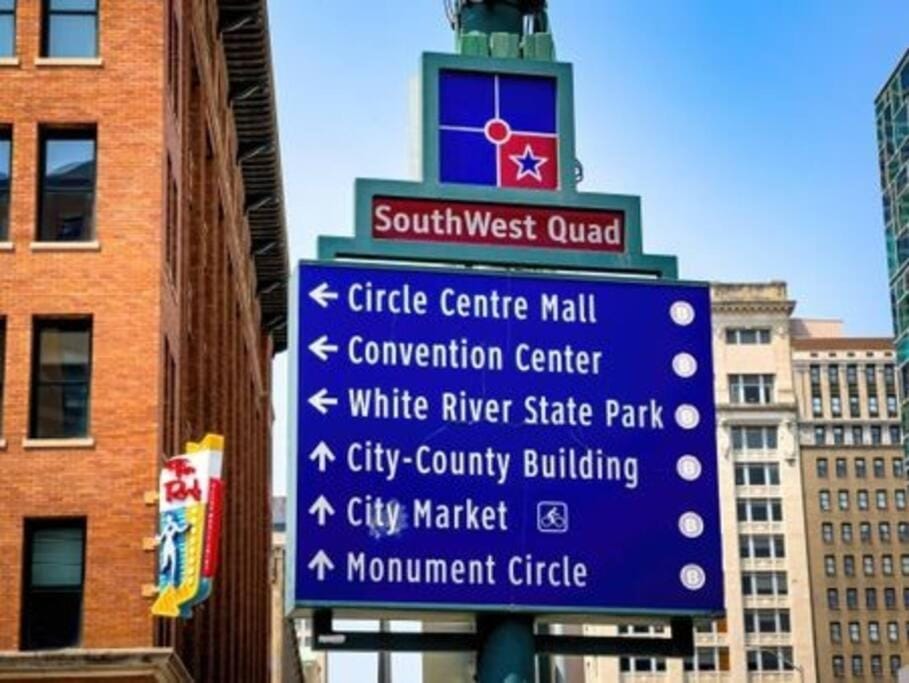 #3 Downtown Free Parking- Walk to Gainbridge, Lucas Oil, Conv Cntr Apartment in Indianapolis