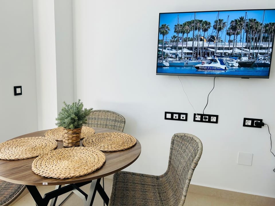 TV and multimedia, Dining area