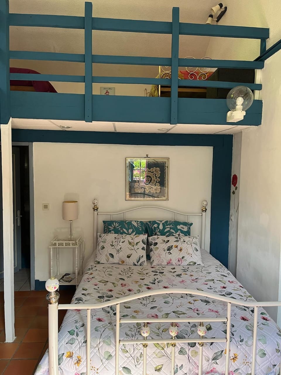 Bed, Photo of the whole room
