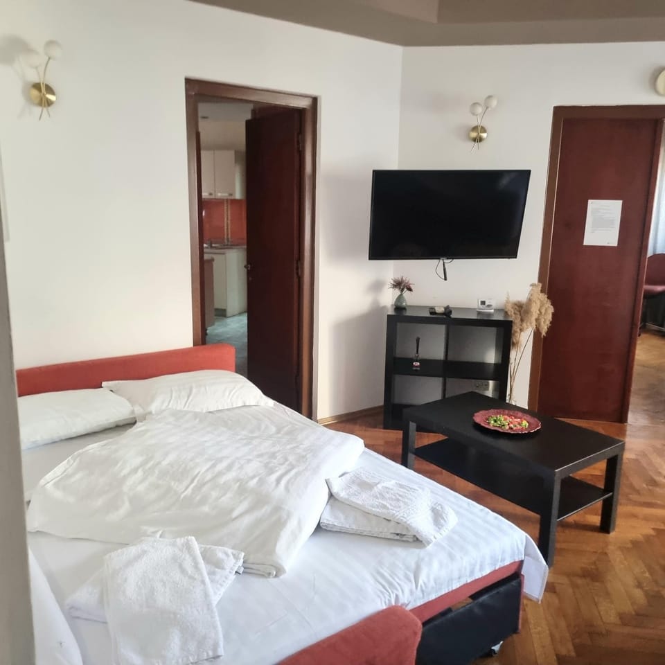 Bed, Living room