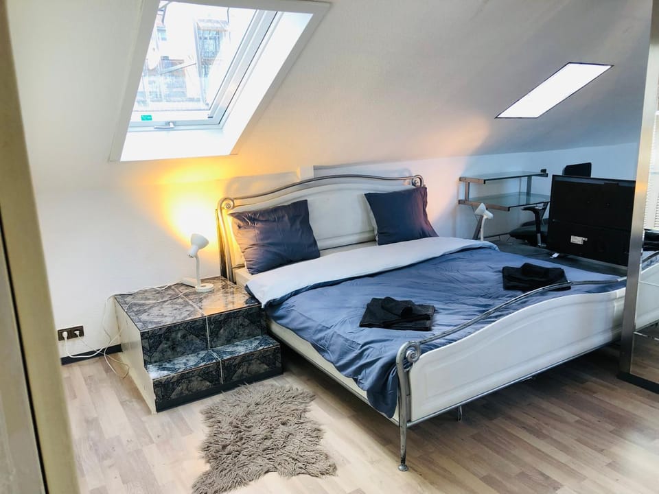 Bed, Photo of the whole room