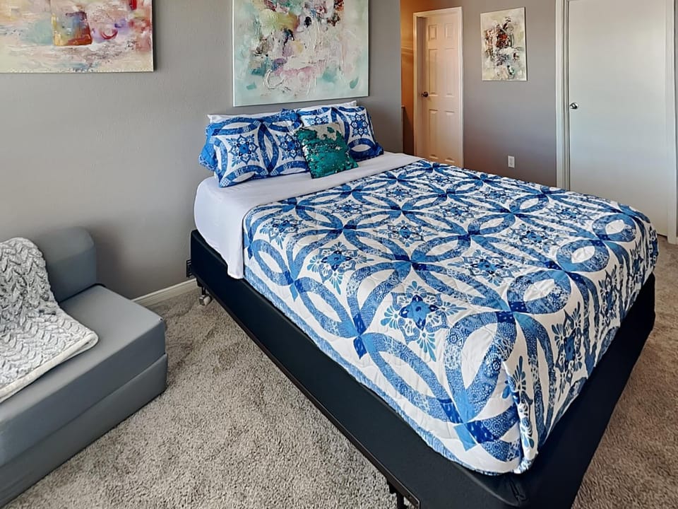 Bed, Seating area, Bedroom, furniture, wardrobe