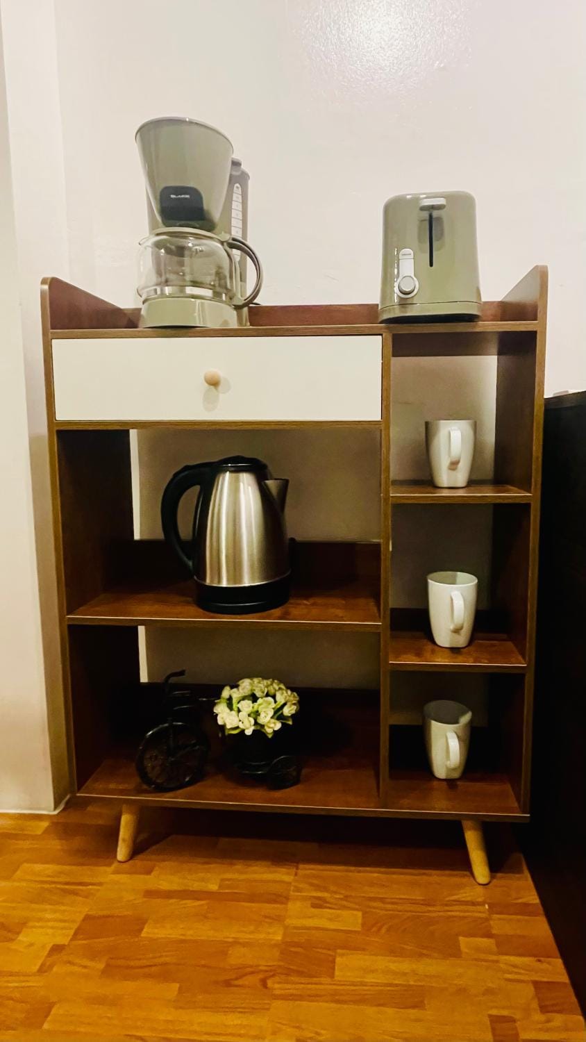 Coffee/tea facilities, toaster
