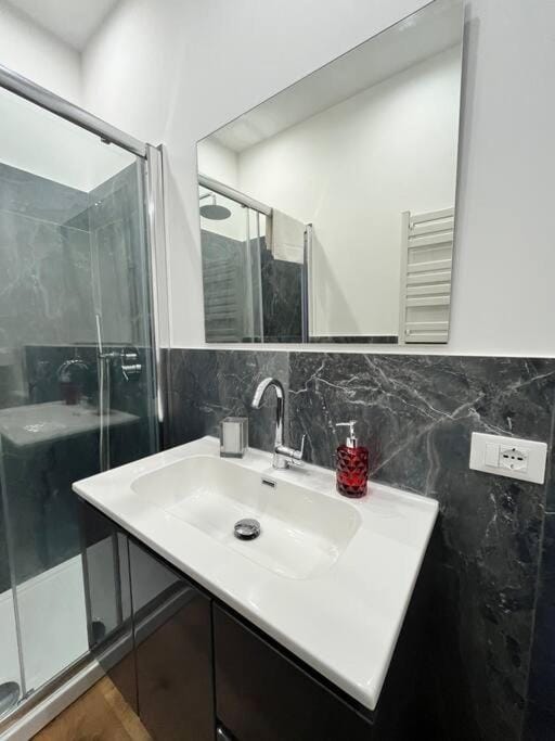 Shower, Bathroom