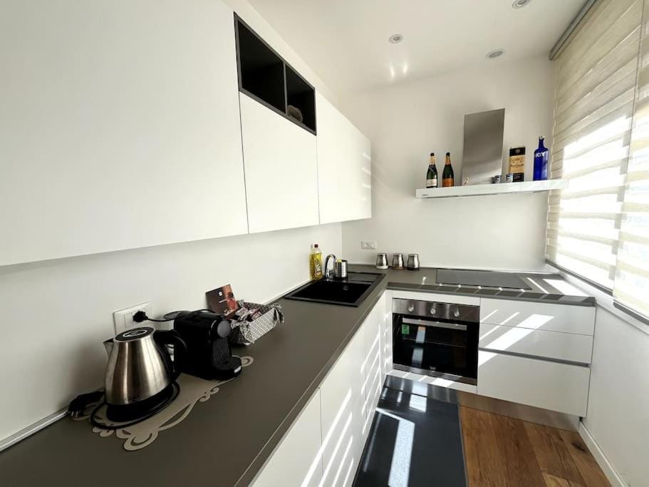 Coffee/tea facilities, Kitchen or kitchenette, dishwasher, pet friendly, stove