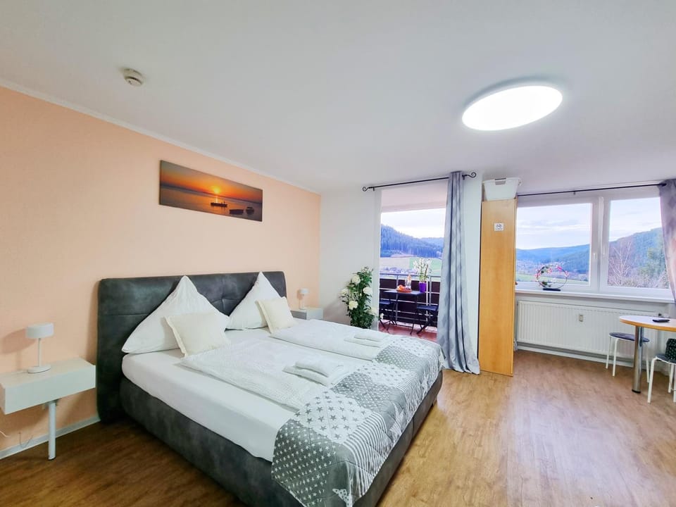 Bed, Natural landscape, Photo of the whole room, Bedroom, Mountain view
