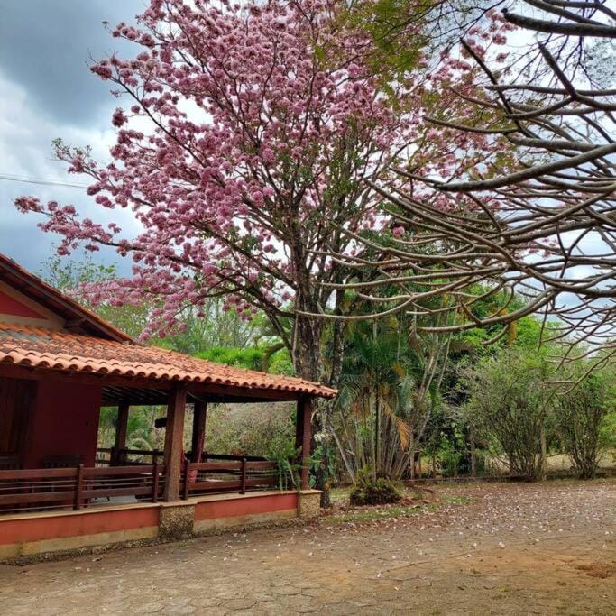 Casa de estadia, lazer e encontros House in State of São Paulo