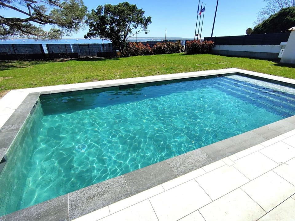 Villa 12 pers avec piscine chauffée et vue exceptionnelle, première ligne Bassin d'Arcachon - FR-1-736-32 Villa in Lege-Cap-Ferret