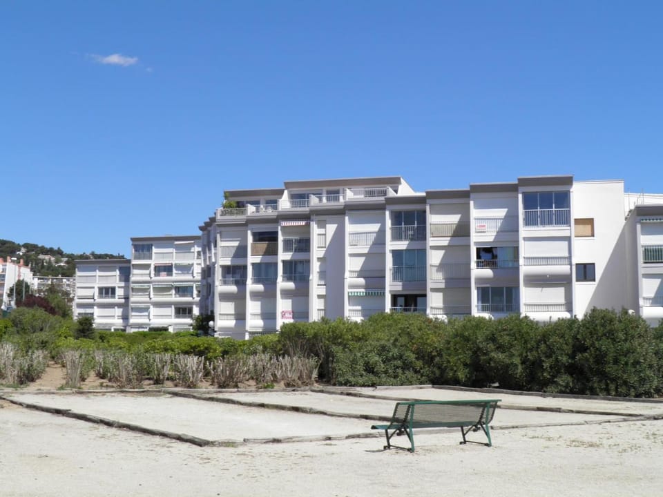 Studio cabine en bord de mer avec parking privé, animaux acceptés - FR-1-338-557 Cabin in Occitanie