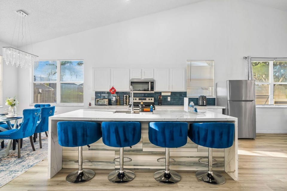 Beautiful 5BR 4 baths Themed home near Disney and Universal, Private Pool, Gameroom, baby Crib and more House in Kissimmee