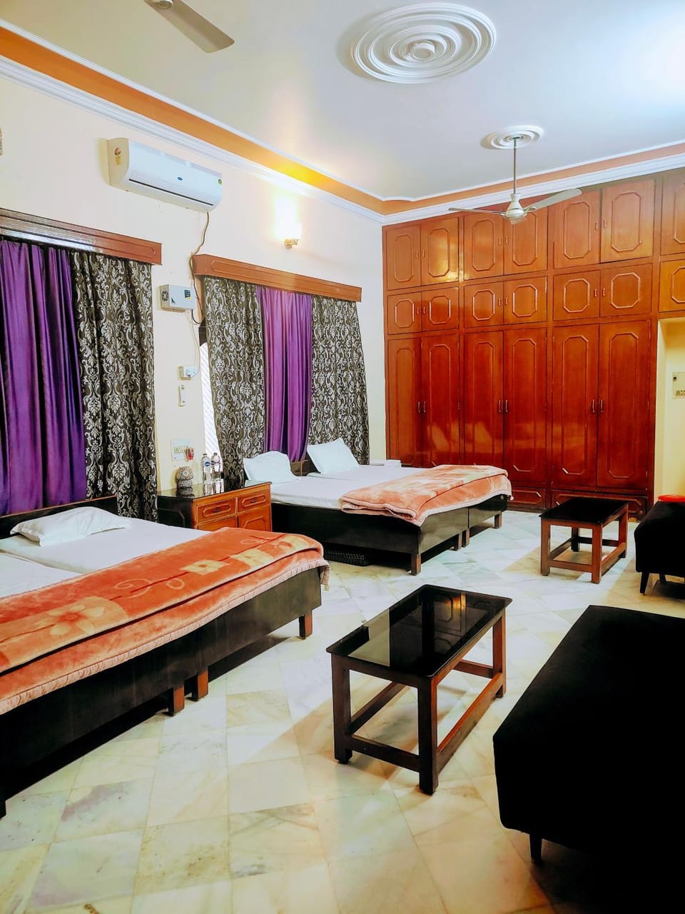 Shantiniketan 2 BHK Homestay in Ayodhya Apartment in Uttar Pradesh