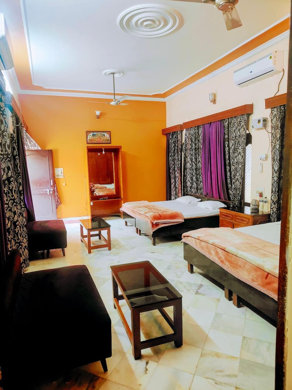 Shantiniketan 2 BHK Homestay in Ayodhya Apartment in Uttar Pradesh