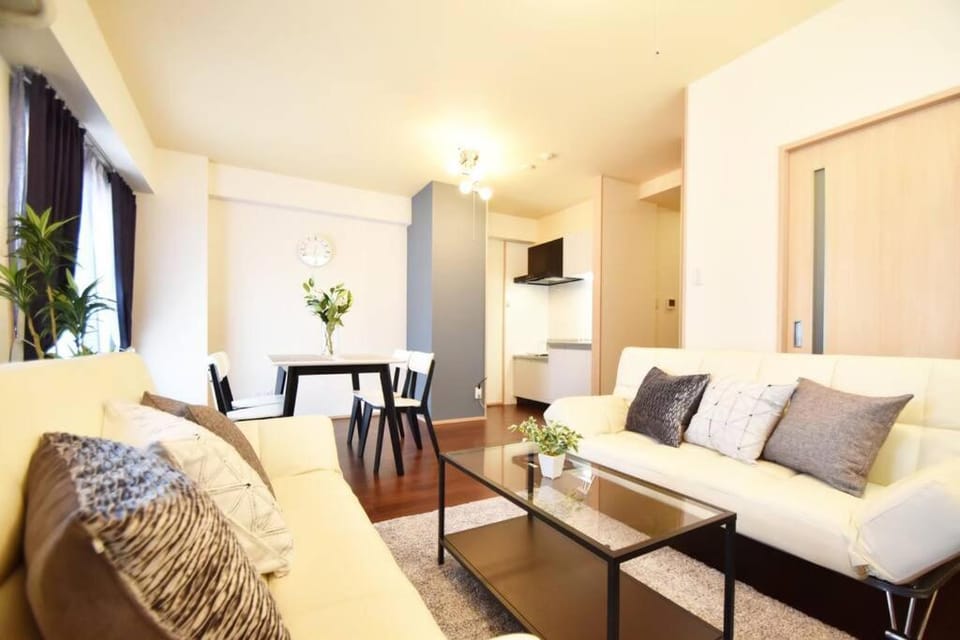 レーヴK502 Apartment in Naha