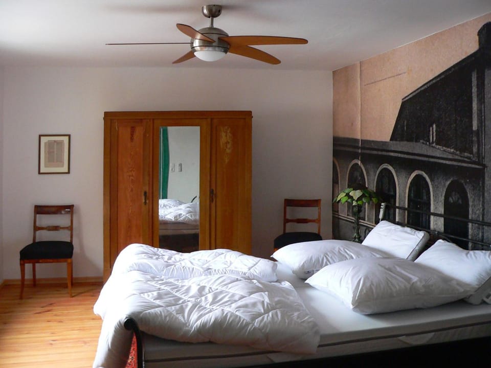 Bed, Photo of the whole room, Bedroom, fireplace, hair dresser, locker, wardrobe