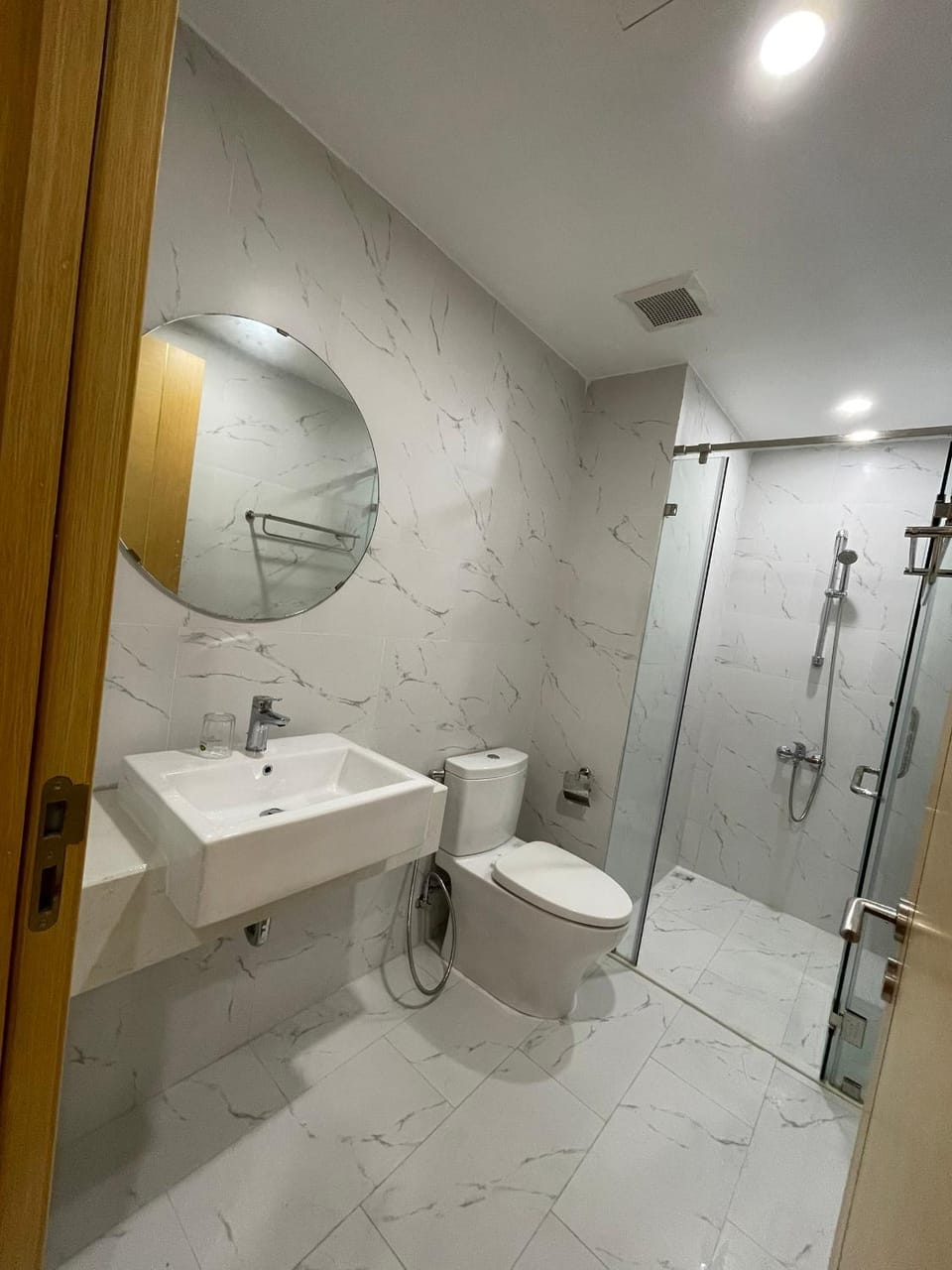 Shower, Toilet, bidet