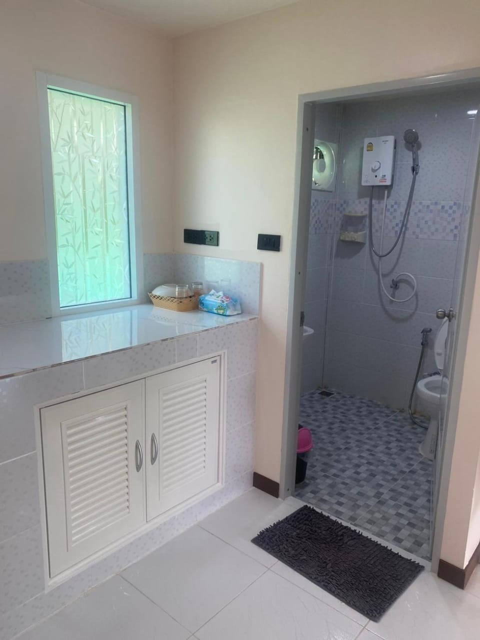 Shower, Toilet, Bathroom