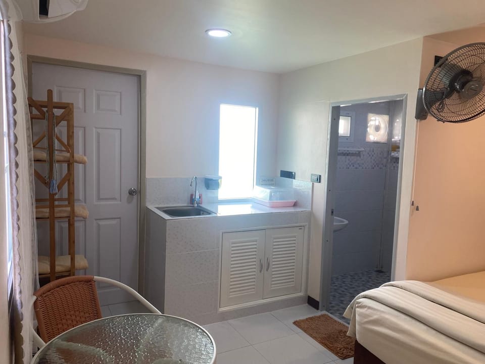 Kitchen or kitchenette, Photo of the whole room