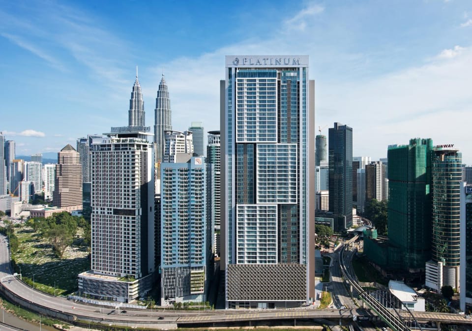 Property building, Day, Neighbourhood, Natural landscape, Bird's eye view, Balcony/Terrace, City view, Location