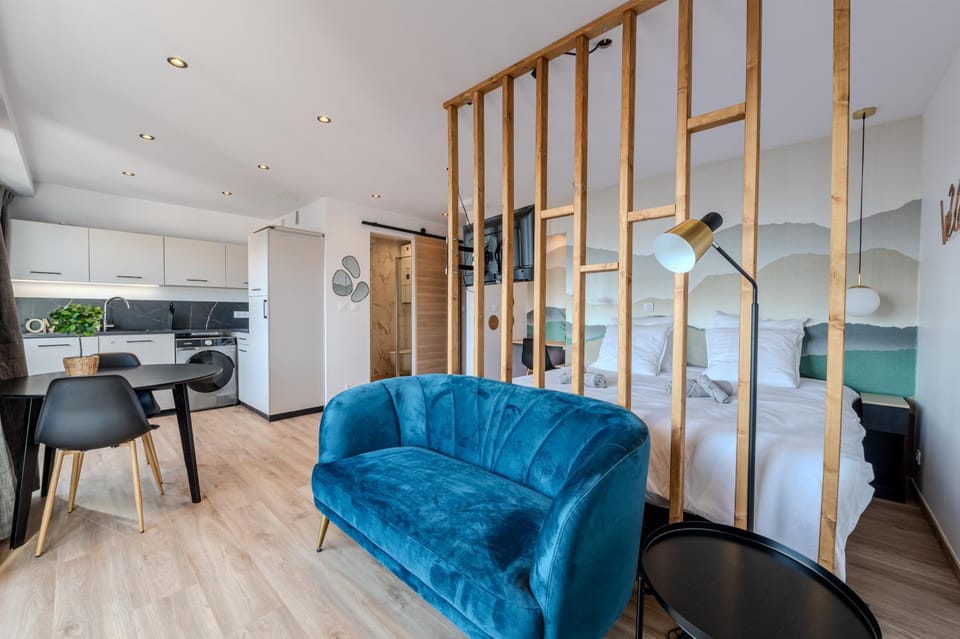 Kitchen or kitchenette, Photo of the whole room, Seating area, Dining area