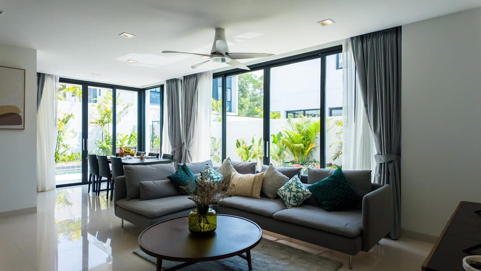 Living room, Seating area